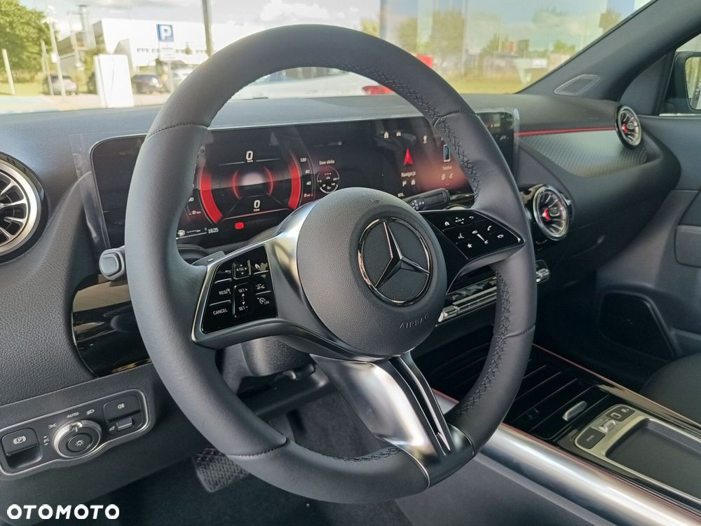 Mercedes-Benz GLA - 18