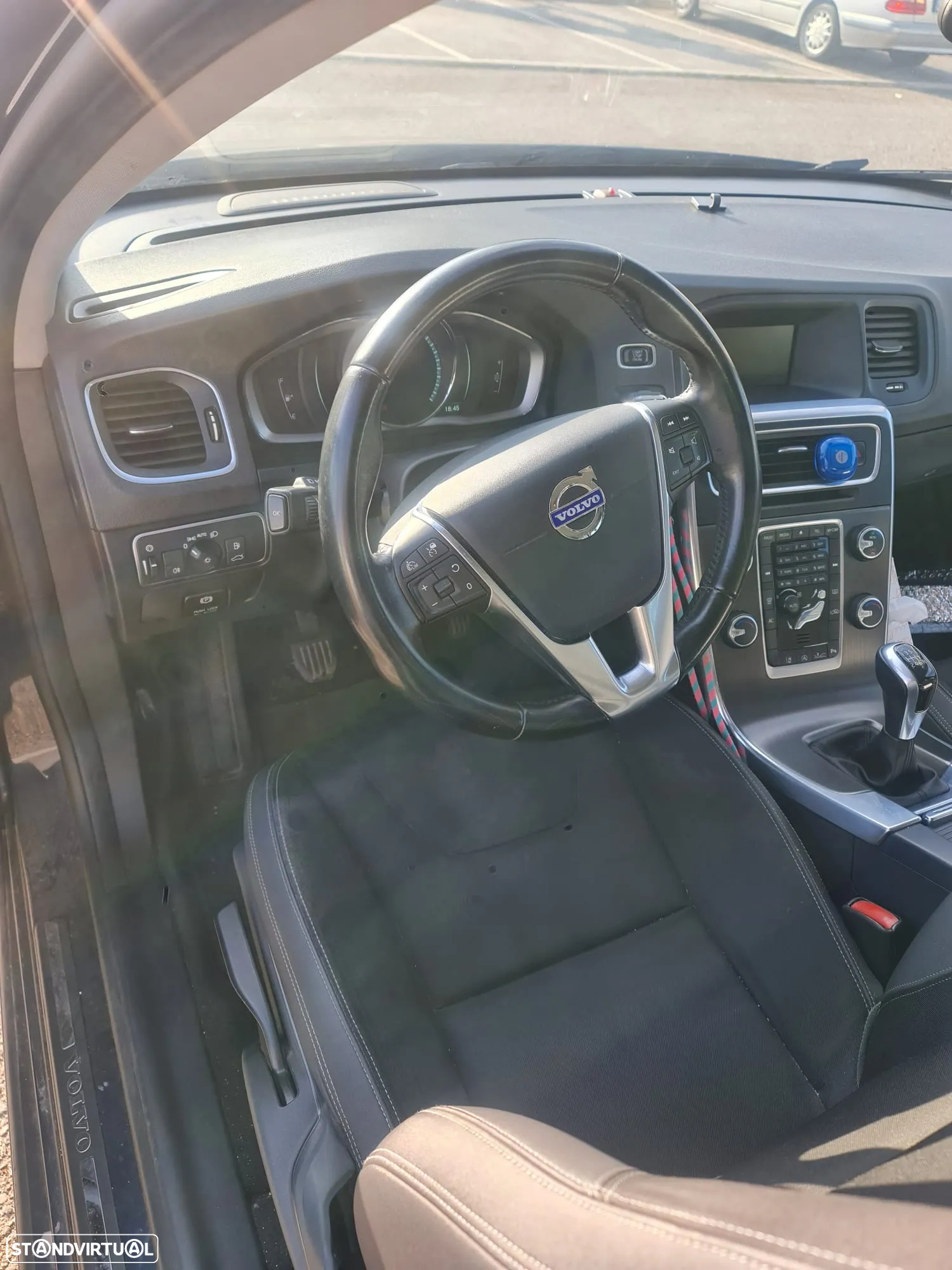 Volvo V60 2.0 D4 Momentum - 8