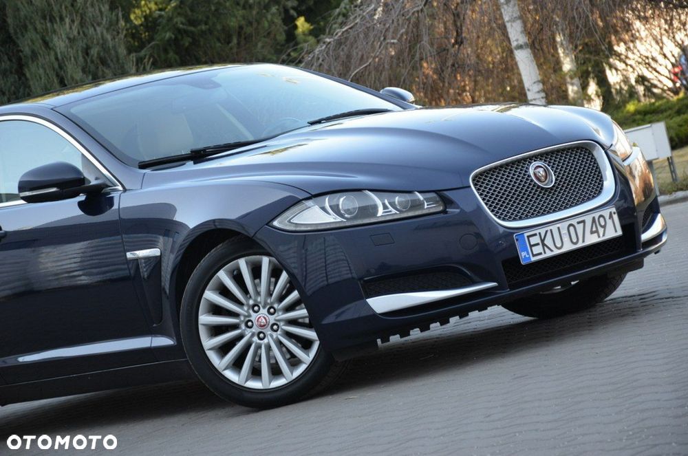Jaguar XF - 11