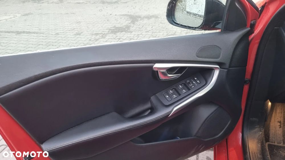 Volvo V40 D2 RDesign - 12