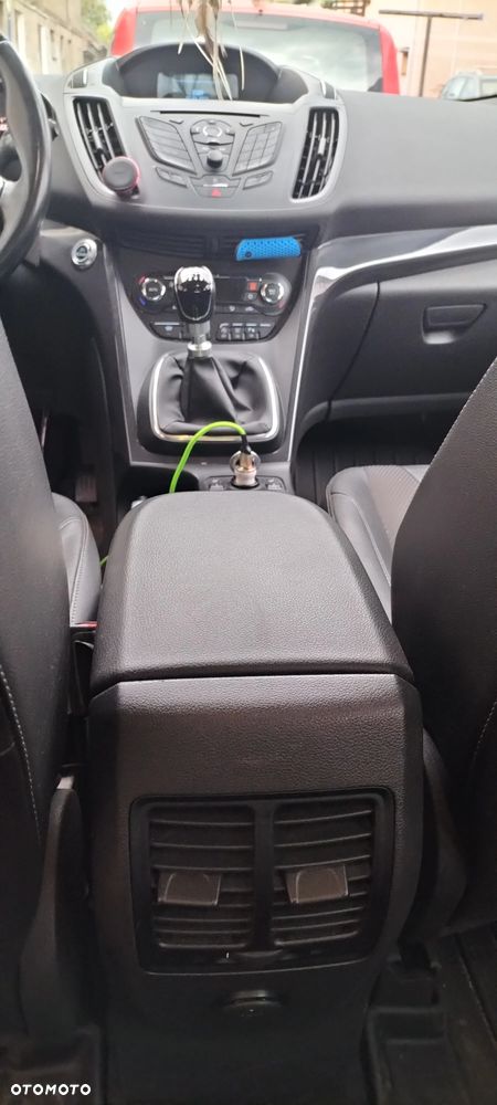 Ford Kuga - 11