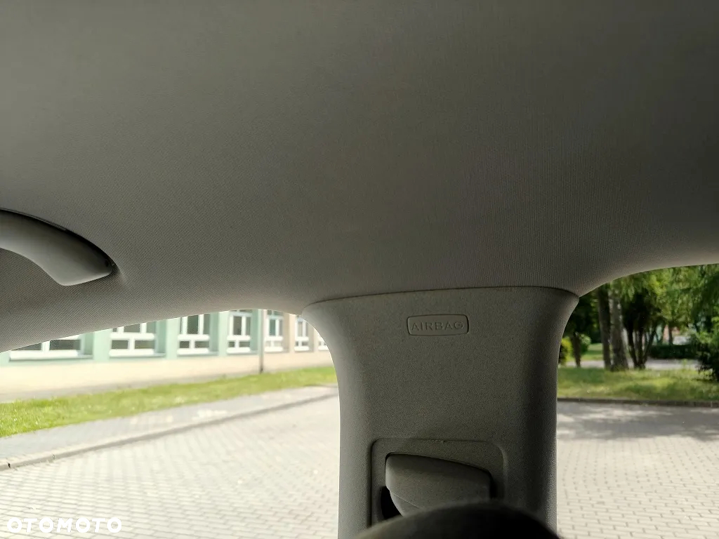 Volkswagen Touran 1.9 TDI United - 23