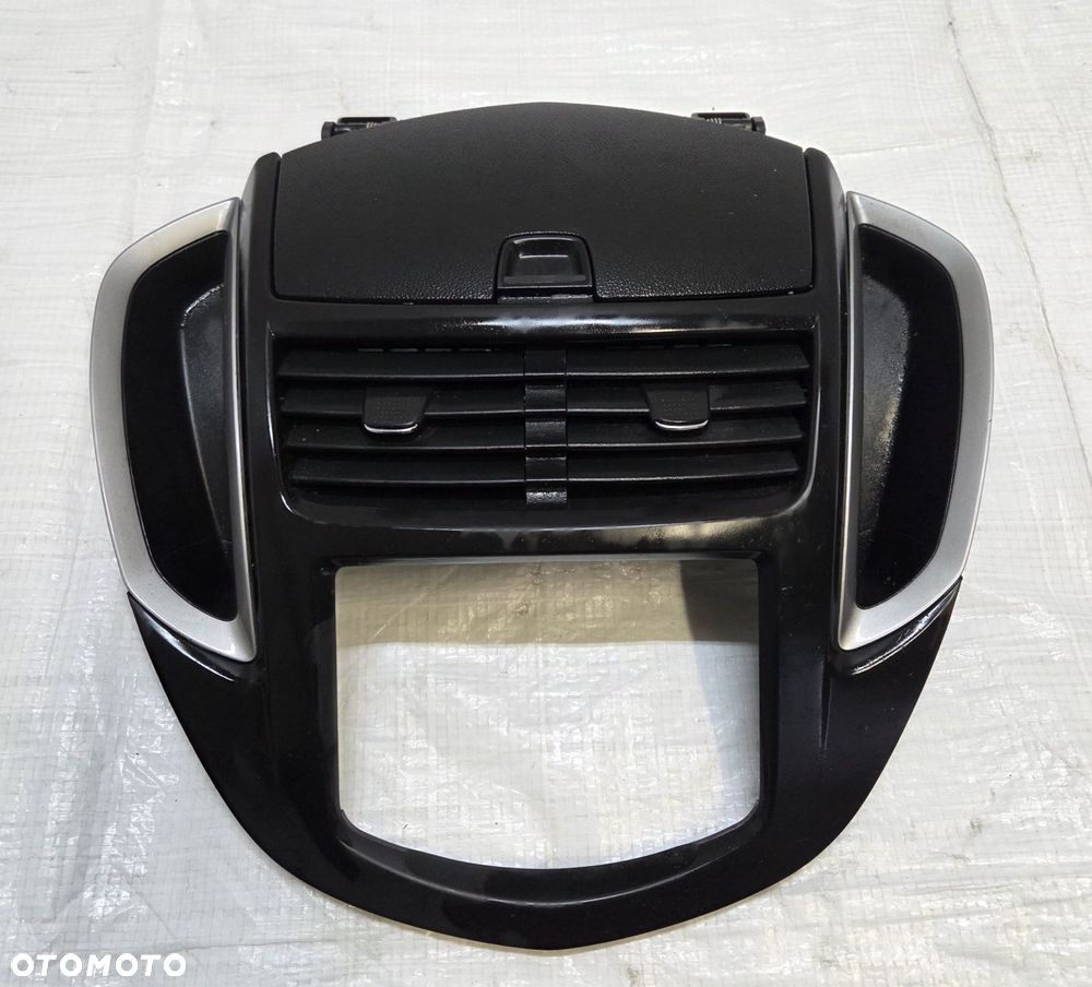 CHEVROLET TRAX RAMKA ŚRODKOWA PANELU NAWIEWU 95381466 UK ANGLIK - 1