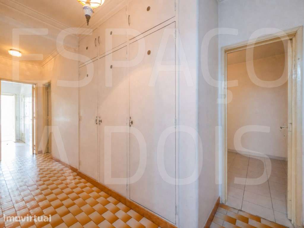 T2+1 com Potencial Único de Transformação | Crie uma Casa Exclusiva... - Grande imagem: 4/60