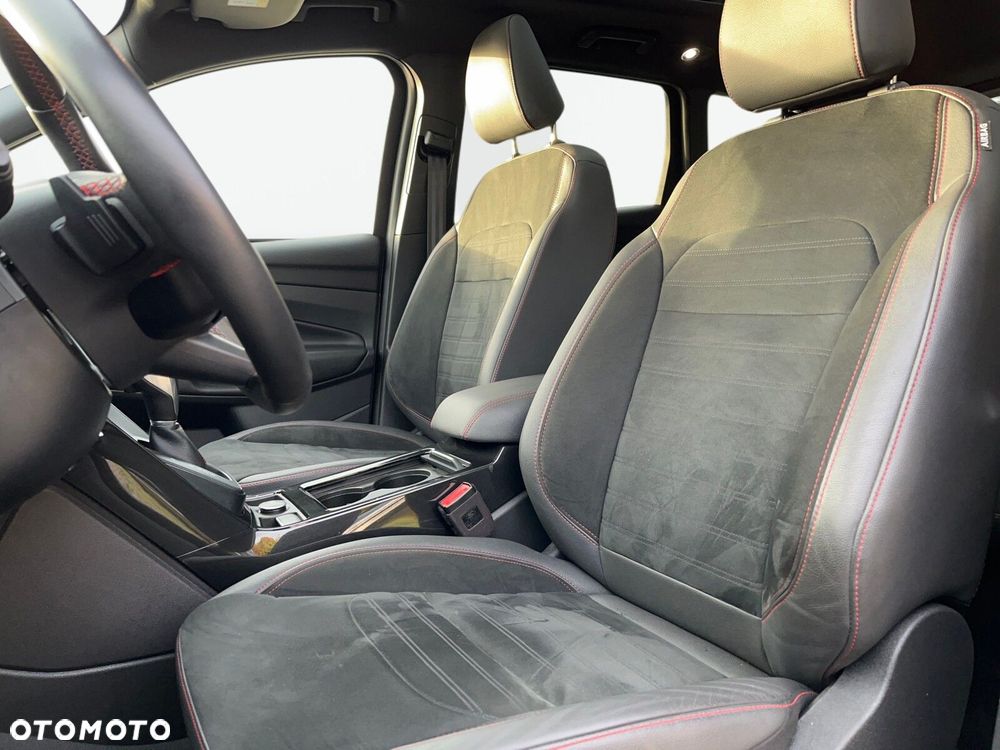 Ford Kuga - 12