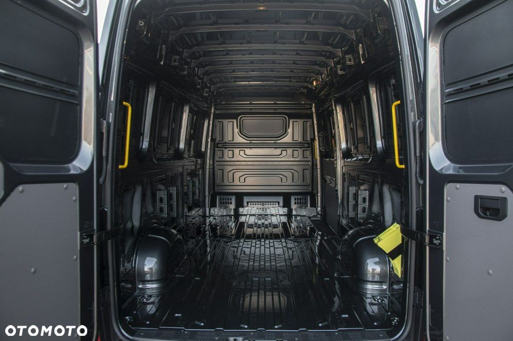 Volkswagen Crafter - 12