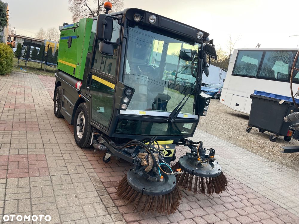 Schmidt Swingo Compact CS 256   200 + Zamiatarka drogowa  zamiatarka chodnikowa uliczna  Swingo 200 +    Super stan 2019 rok - 2