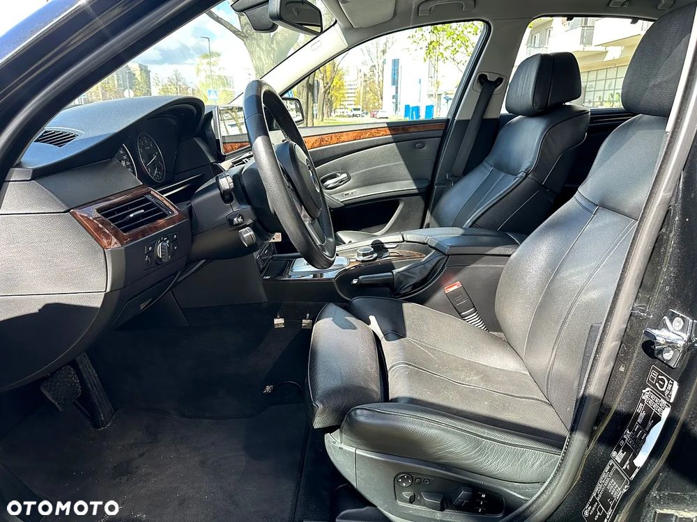 BMW Seria 5 530i xDrive - 9