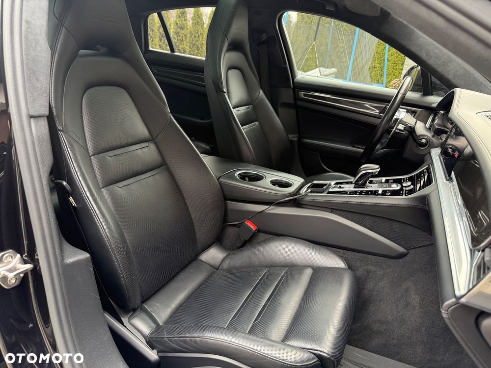 Porsche Panamera Turbo - 16