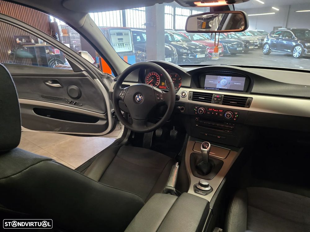BMW 320 d Navigation - 26