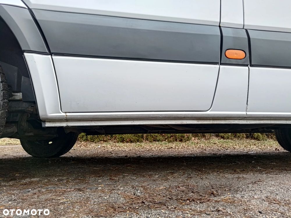 Mercedes-Benz Sprinter - 33
