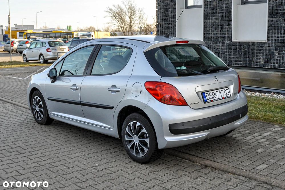 Peugeot 207 - 3