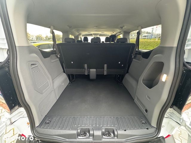 Ford Custom Kombi L2 - 13