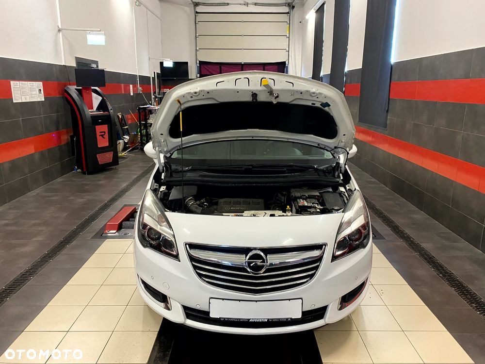 Opel Meriva 1.4 T Cosmo S&S - 22