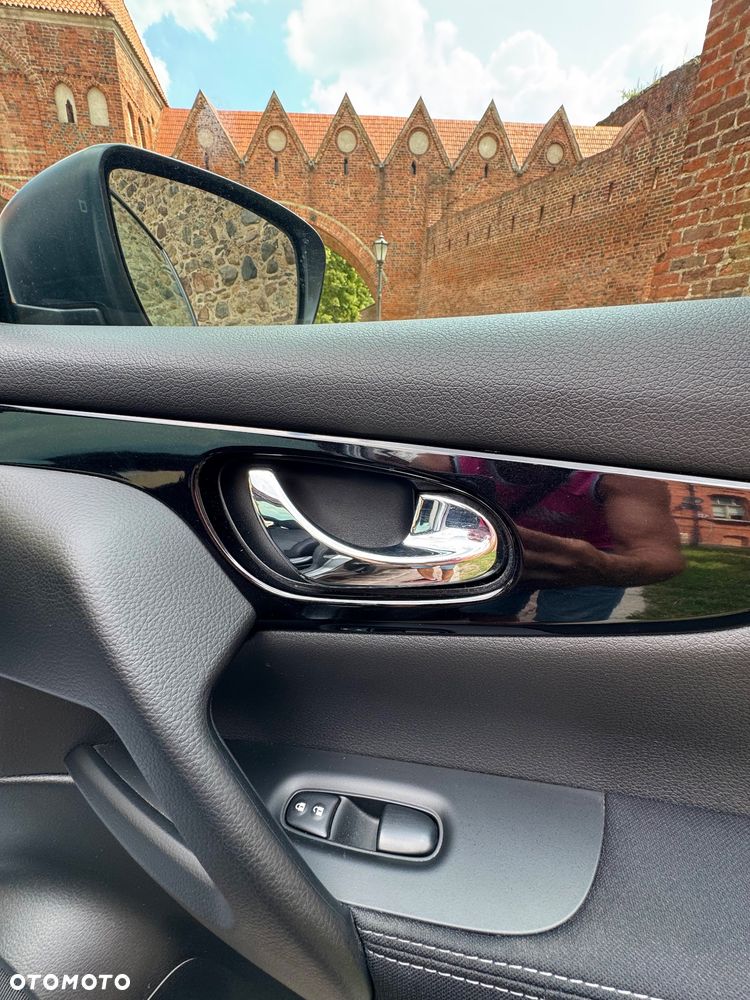 Nissan Qashqai 1.2 DIG-T N-Connecta EU6 - 28