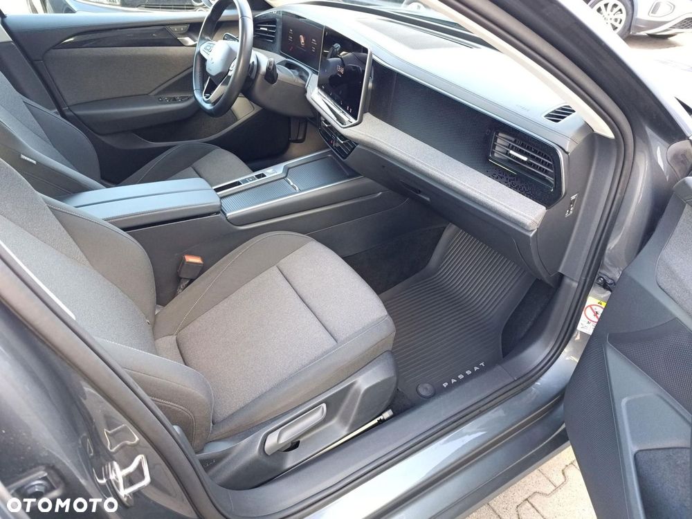 Volkswagen Passat - 14