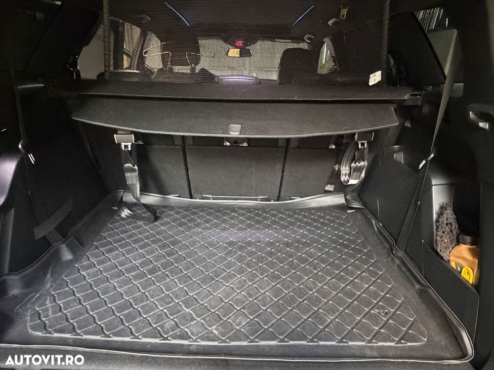 Peugeot 5008 - 10