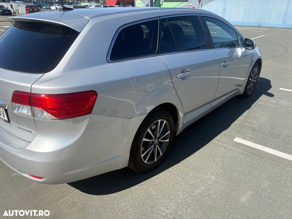 Toyota Avensis 2.0 D-4D - 4