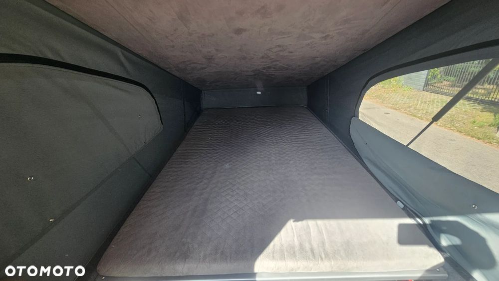 Volkswagen Transporter Multivan - 11