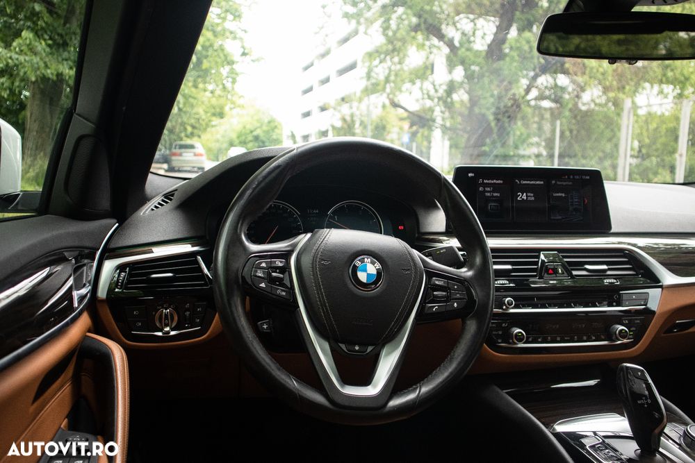 BMW Seria 5 530d xDrive Aut. Luxury Line - 25