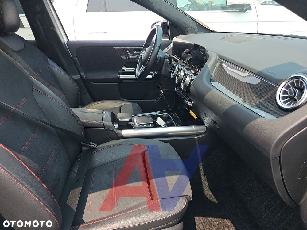 Mercedes-Benz GLA 250 4-Matic AMG Line - 8