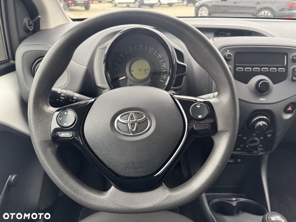 Toyota Aygo x - 18