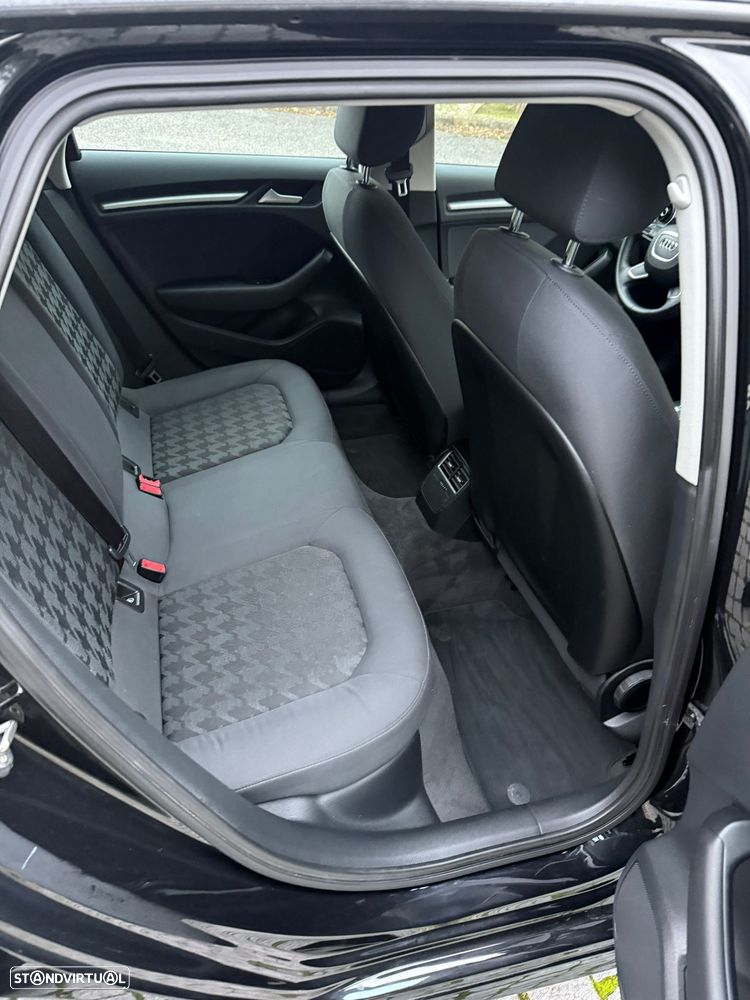 Audi A3 Sportback 1.6 TDI Attraction Ultra - 6