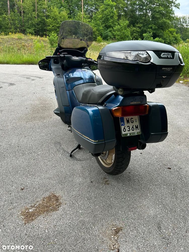 Honda ST - 9