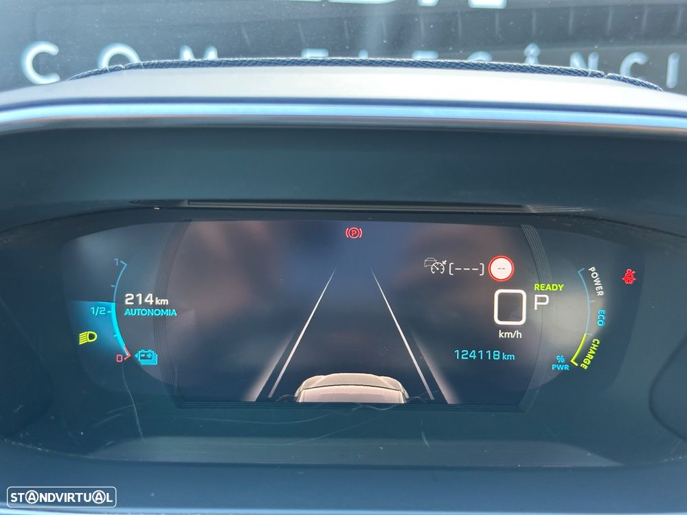 Peugeot e-208 GT+ - 18