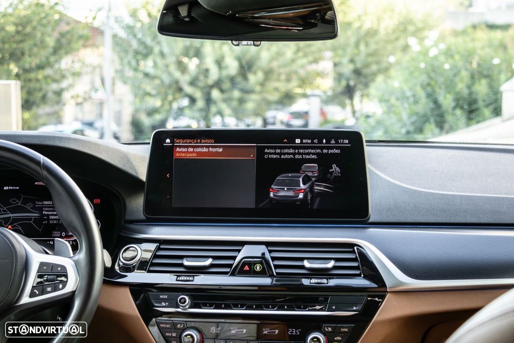 BMW 530 e Pack Desportivo M - 42
