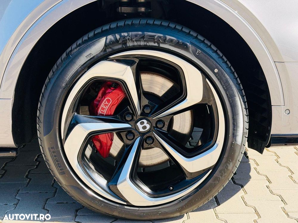 Bentley Bentayga - 24