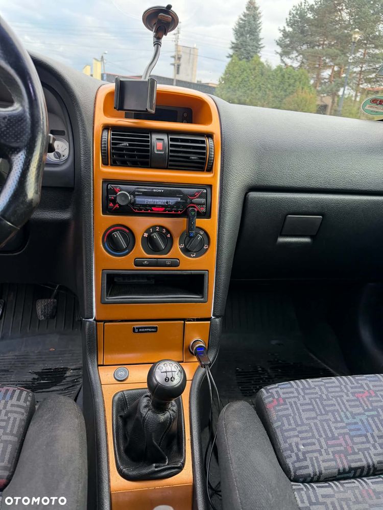 Opel Astra - 10