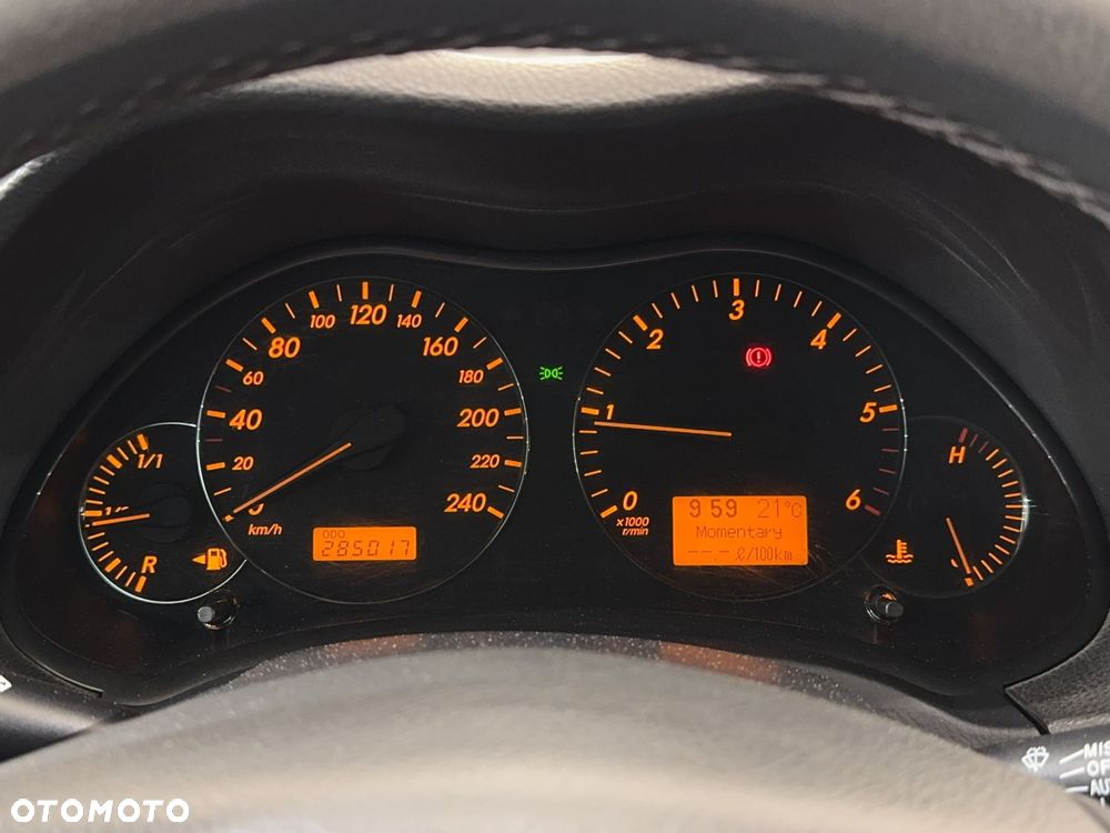 Toyota Avensis - 20