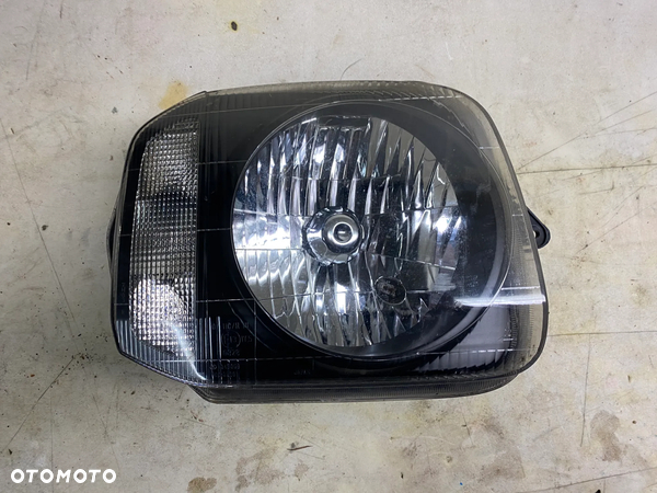 SUZUKI JIMNY LAMPA PRAWA