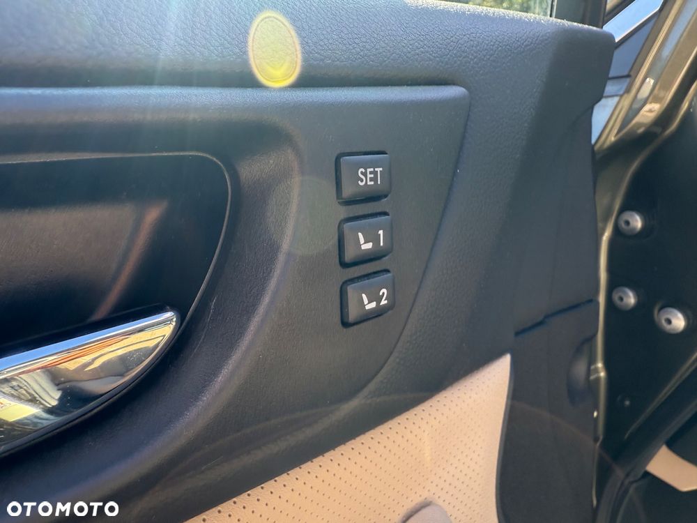 Subaru Outback 2.5i Exclusive - 19