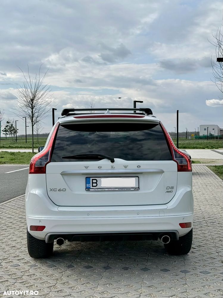 Volvo XC 60 D5 AWD Geartronic Momentum - 4