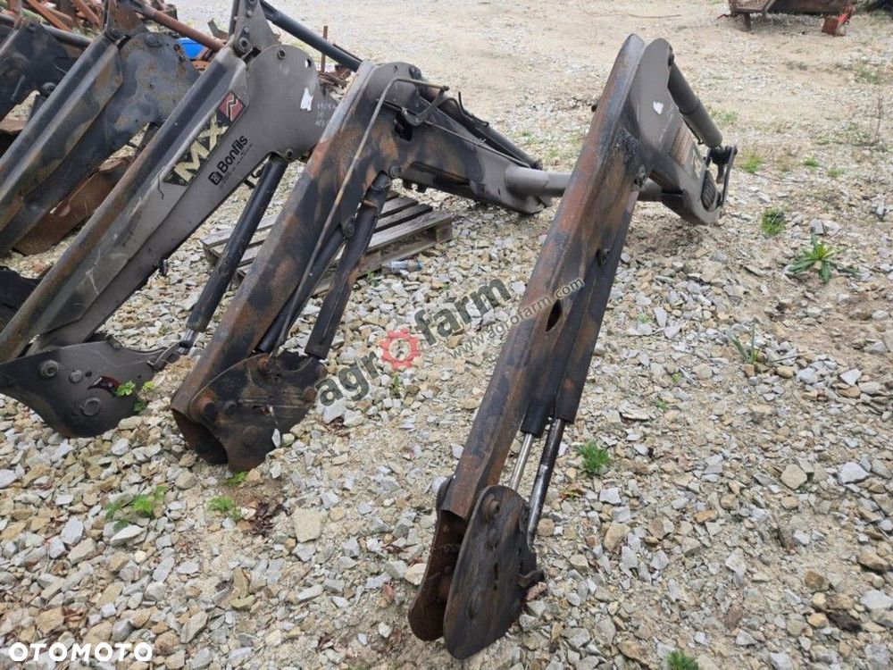Ładowacz czołowy MX T412 - 4