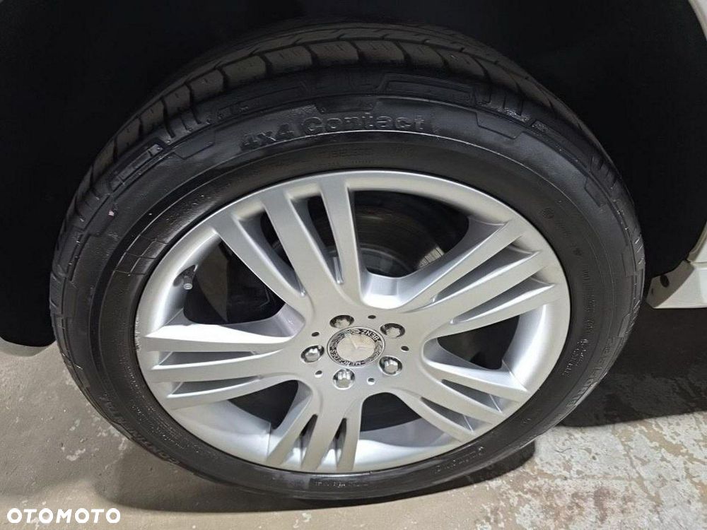 Mercedes-Benz GLK 350 4-Matic - 16