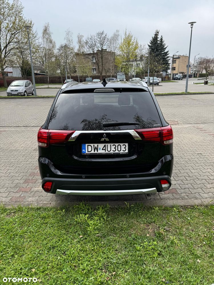 Mitsubishi Outlander 2.0 Intense + Navi 4WD CVT - 3