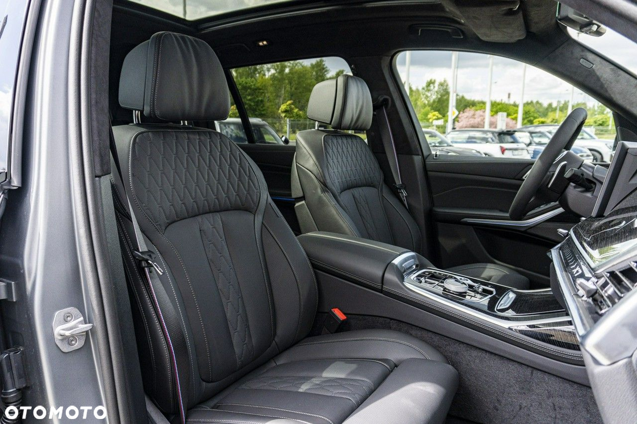 BMW X7 - 25