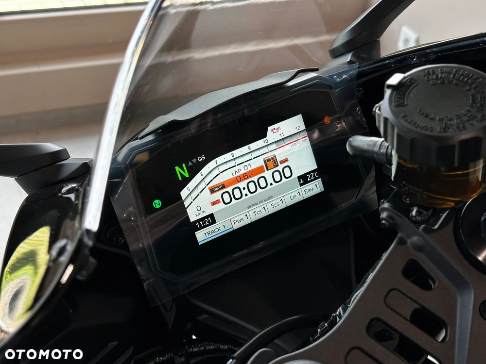 Yamaha R7 - 9