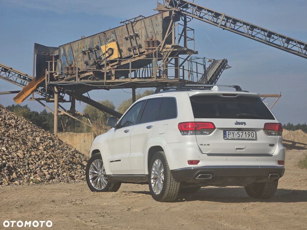 Jeep Grand Cherokee - 29