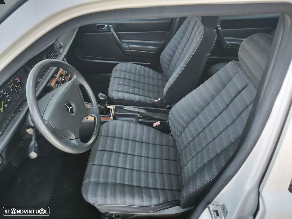 Mercedes-Benz W201 (1982-1993) 190 E 1.8 - 27
