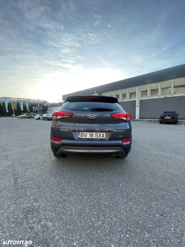 Hyundai Tucson 2.0 CRDI 4WD Automatik Premium - 2
