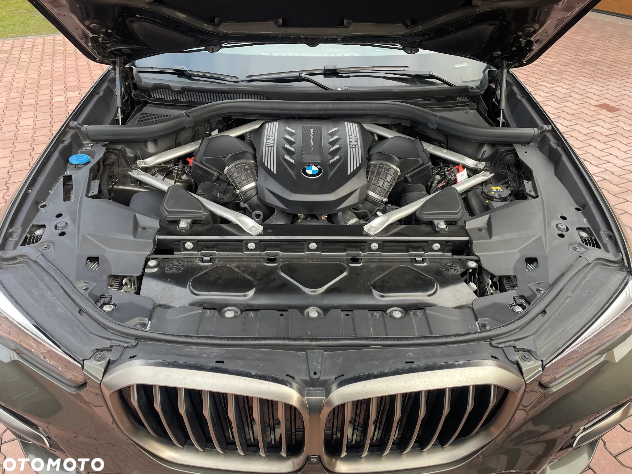 BMW X5 M M50i - 10