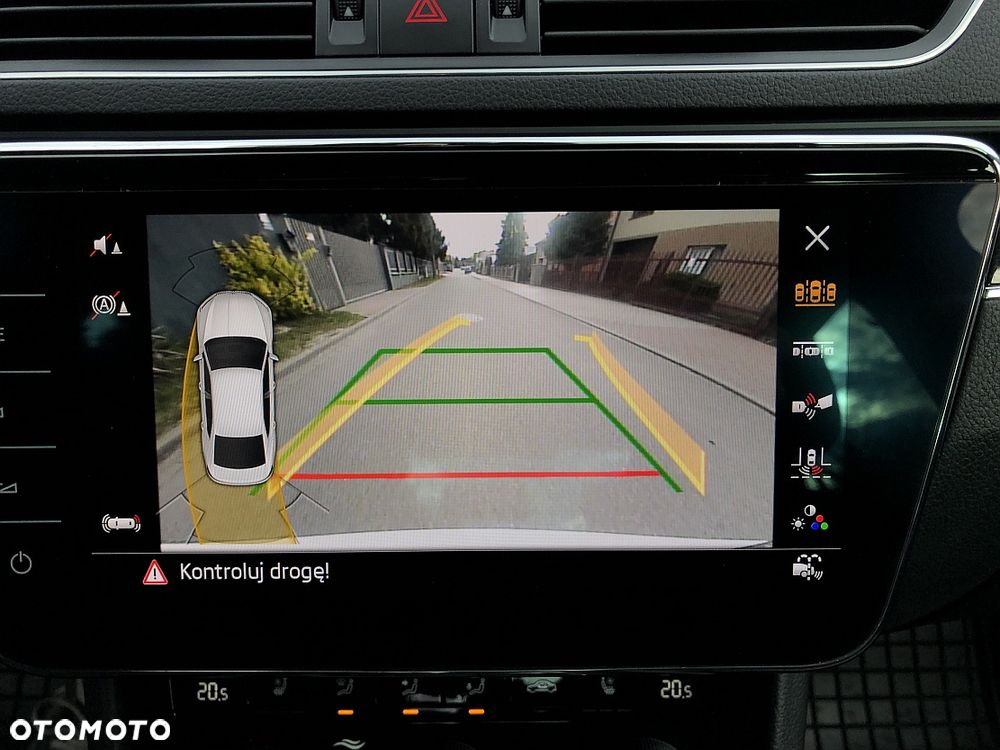 Skoda Superb 2.0 TDI SCR 4x4 L&K DSG - 14
