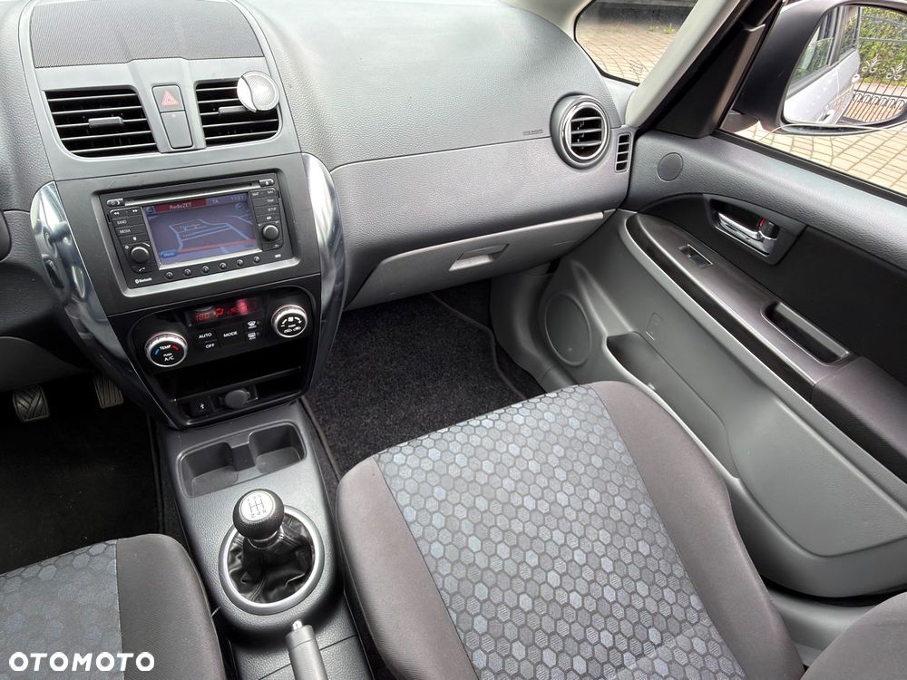 Suzuki SX4 1.6 VVT 4x2 Style - 10