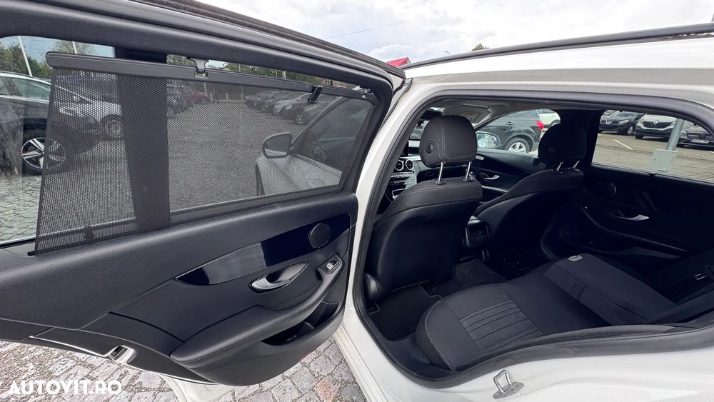 Mercedes-Benz C - 23