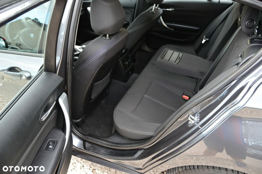 BMW Seria 1 - 30