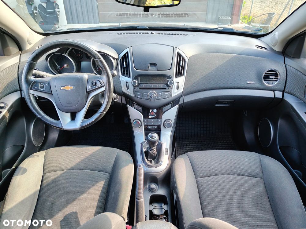 Chevrolet Cruze 1.7 LT - 8